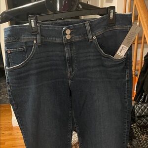 Really amazing Hudson Jeans mid Rise baby boot Dark Blue Denim. Size 34 NWT